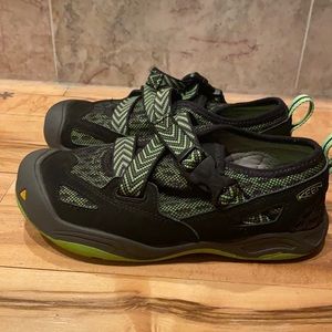 Keen kids size 3 shoes (summer) waterproof EUC